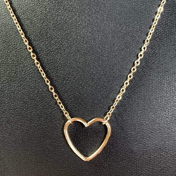 🎉Host Pick🎉 14k Gold Plated Dainty Heart Necklace - Picture 3 of 15